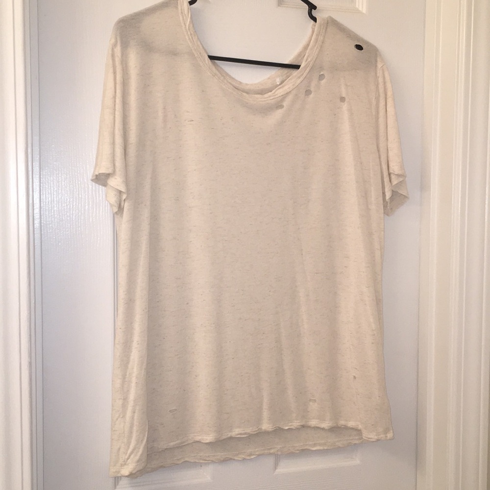 MetoWe brand distressed tee